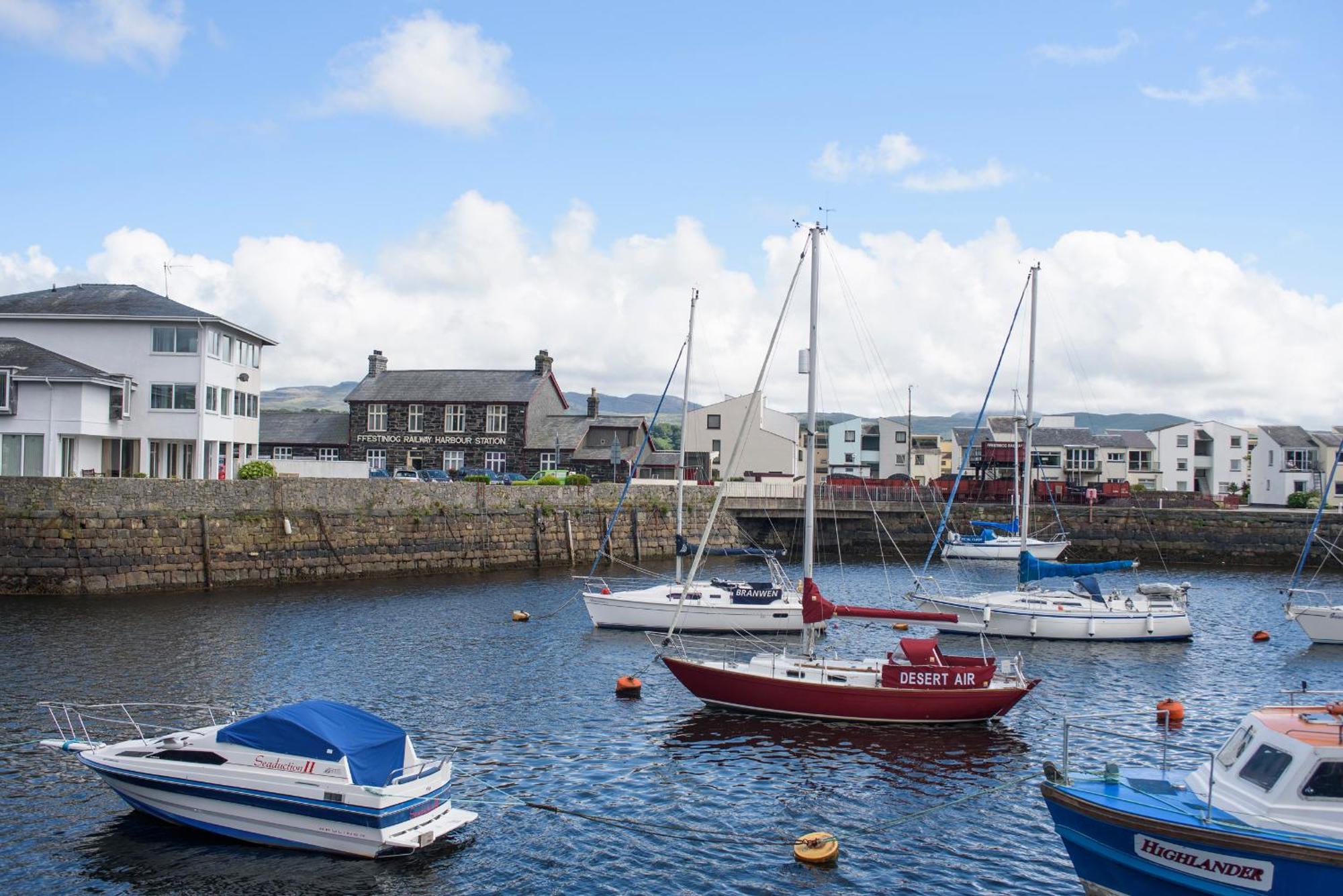 Cornhill Courtyard Apartment Porthmadog Bagian luar foto