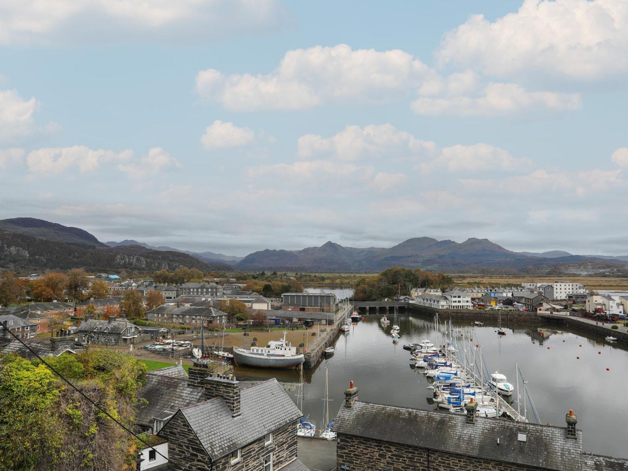 Cornhill Courtyard Apartment Porthmadog Bagian luar foto
