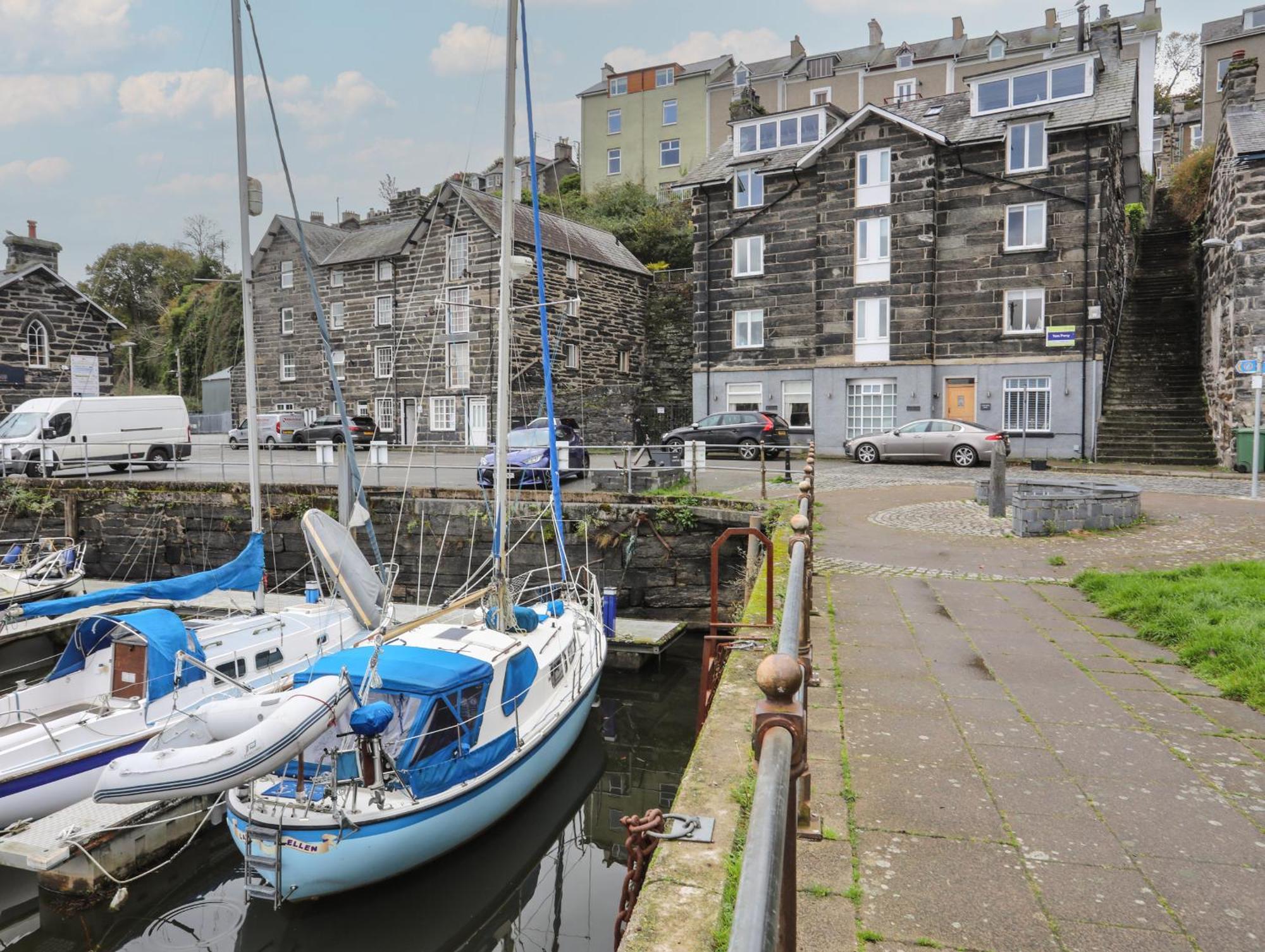 Cornhill Courtyard Apartment Porthmadog Bagian luar foto