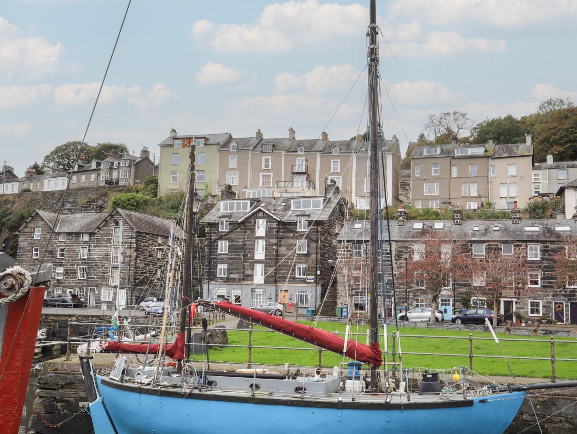 Cornhill Courtyard Apartment Porthmadog Bagian luar foto